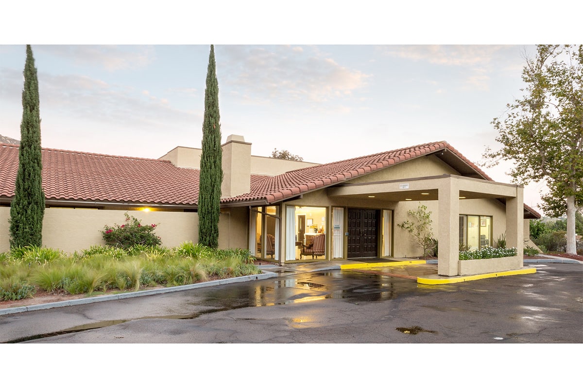 the front of the Poway Healthcare facility