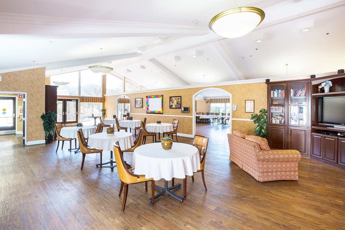The main activity and dining room at Poway Healthcare